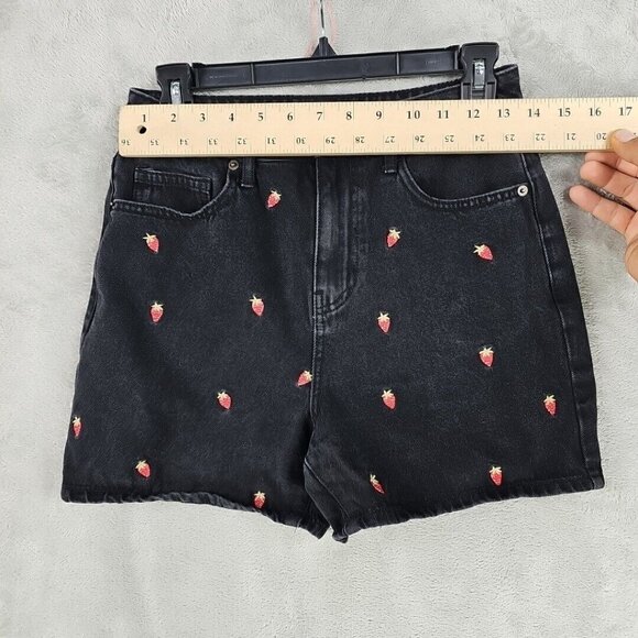 FOREVER 21 Mom Shorts Womens Size S Black Embroidered Strawberries High Rise - Picture 3 of 10